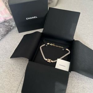 Chanel choker worn twice *LIKE NEW*
